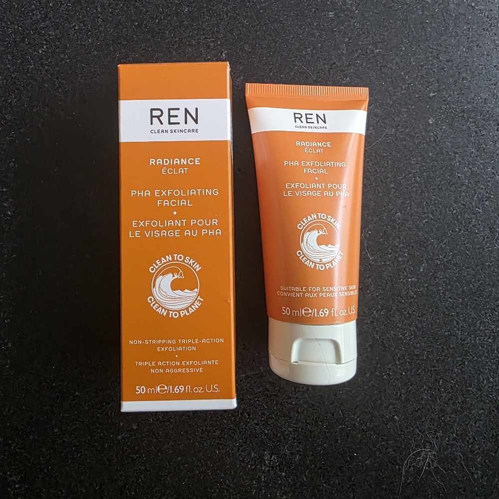 New REN PHA Exfoliating Facial Scrub